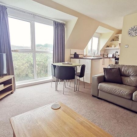 10 Isallt Lodges - Close To Beach - 2 Bed Apt Trearddur Exterior photo