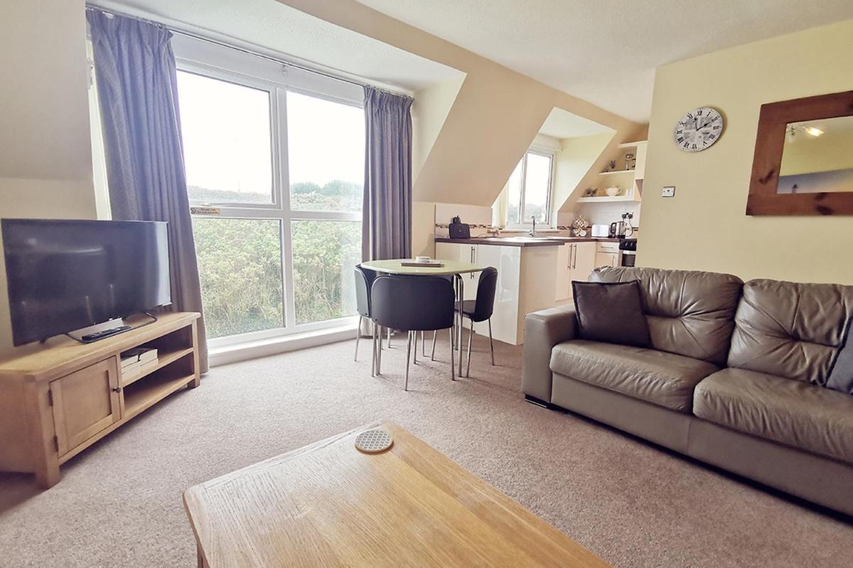 10 Isallt Lodges - Close To Beach - 2 Bed Apt Trearddur Exterior photo